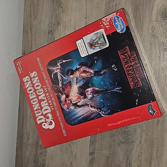 New Stranger Things Dungeons and Dragons Game - Picture 1 of 6